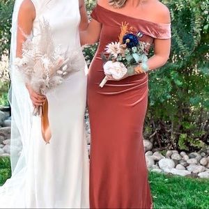 Velvet Off Shoulder dress in Cinnamon